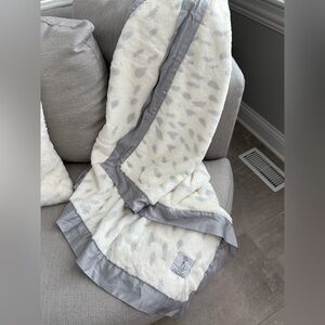 Little Giraffe NWT luxe kendi baby blanket